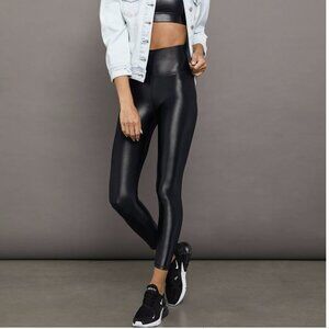 7/8 Length Legging in Takara Shine Carbon38 Small